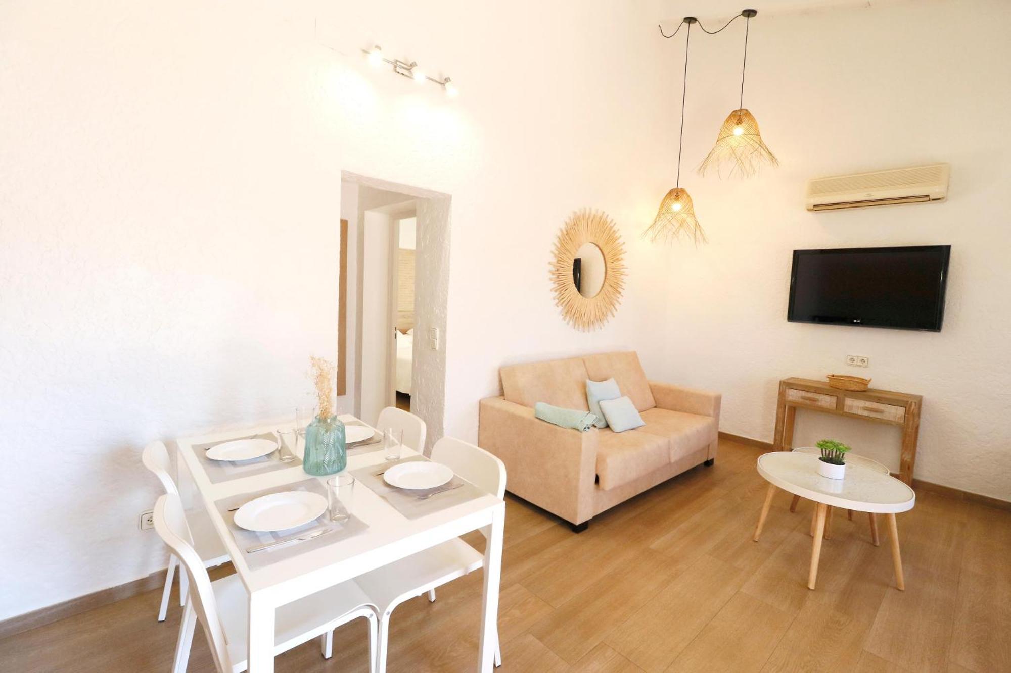 Naika Studios & Apartments Palmanova Exteriör bild