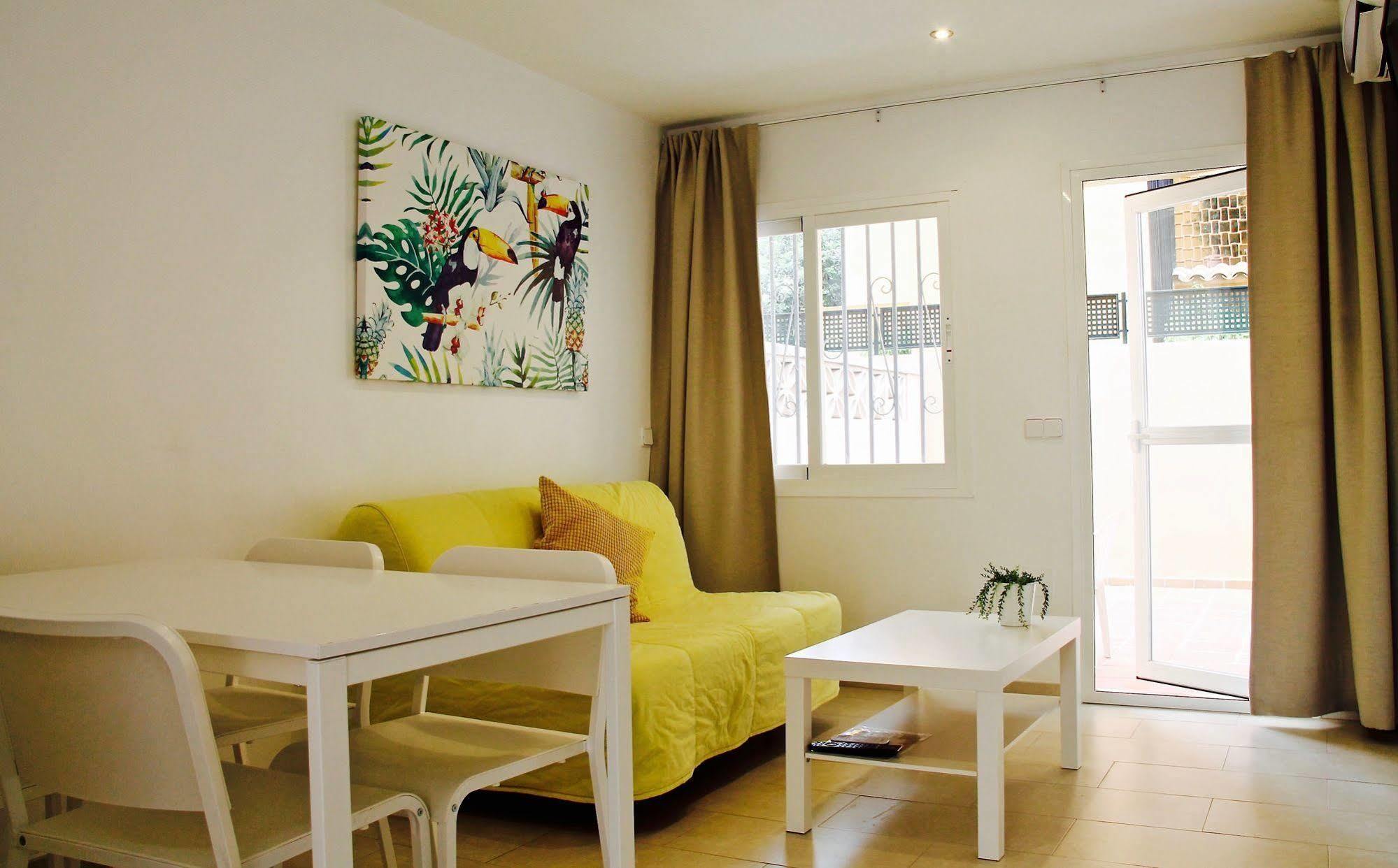 Naika Studios & Apartments Palmanova Exteriör bild